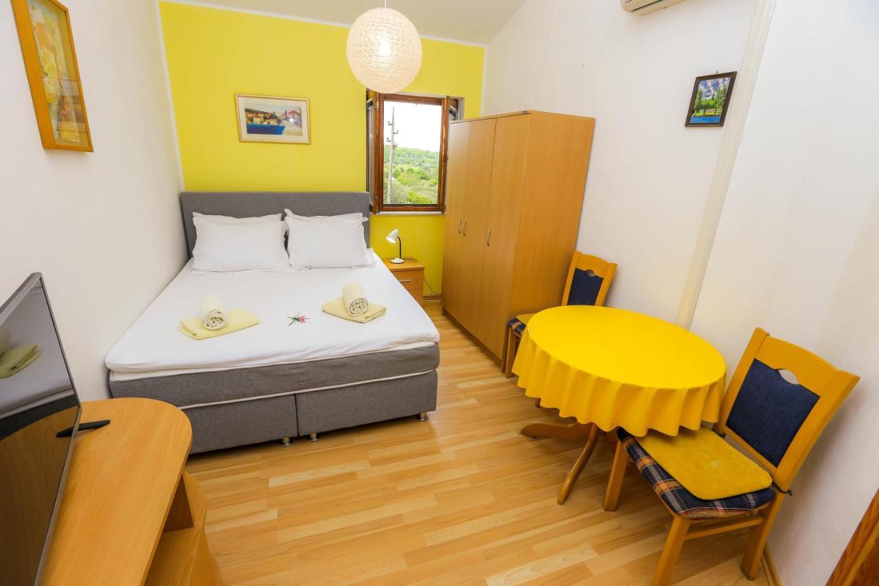 Apartments Maslina Bozava Ngoại thất bức ảnh